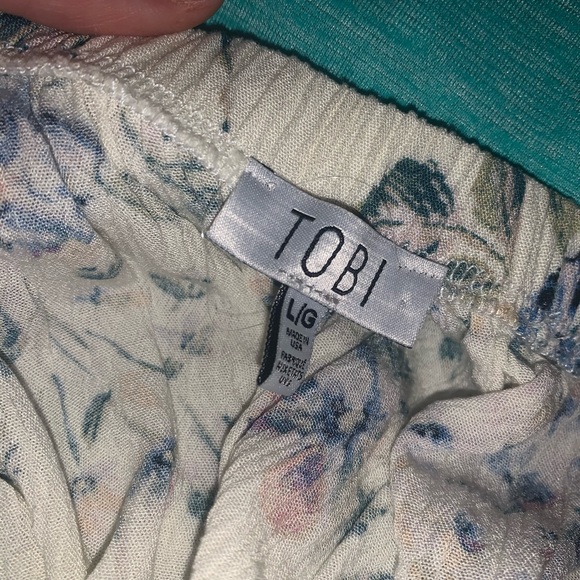 Tobi off the shoulder summer top - Picture 3 of 3